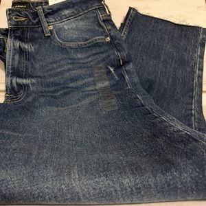 Cut seem look jeans with rip detailing